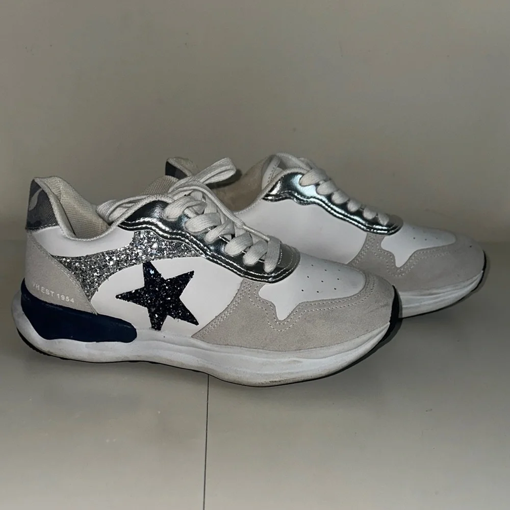 Vintage Havana White Navy and Silver Sneakers - Picture 1 of 6